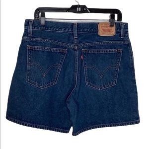 Vintage Levi’s high waist 550 dark wash jean shorts SZ 14